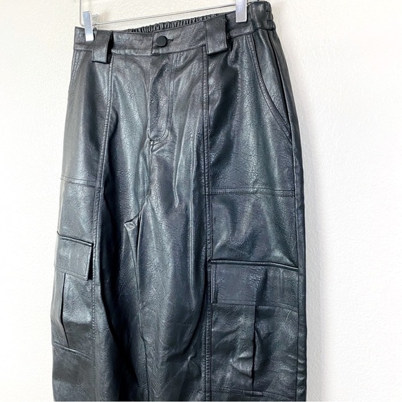 Pretty Garbage Black Vegan Leather Cargo Joggers Size M - Picture 3 of 8
